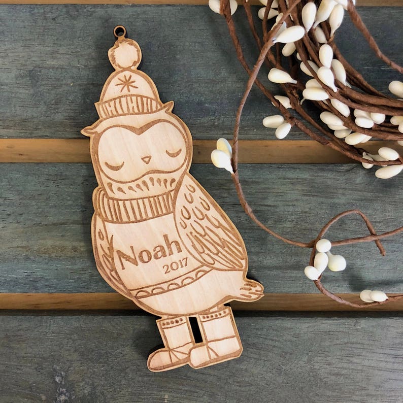 Première décoration de Noël de bébé personnalisée ornement des bois de hibou Ornement personnalisé personnalisé avec le nom et l'année image 2