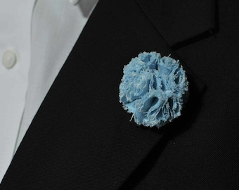 Hellblaue Nelke Ansteckblume, Anstecknadel Handgenäht