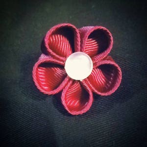 男性用ラペルピン。マルーン ラペル フラワー。レンガ色の花柄ラペルピン。ウェディング ラペル フラワー。