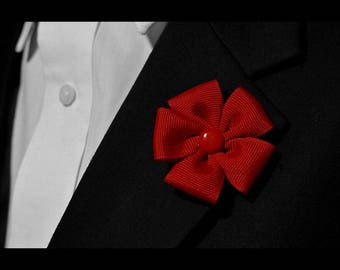 Roter Revers Flower Pin, handgemachtes Herrenhochzeits-Accessoire