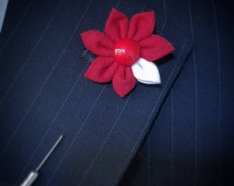 Rot-Weiße Blumen Anstecknadel