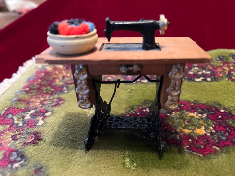 Bintage Wood and Metal Sewing Machine With Working Treadle Etsy