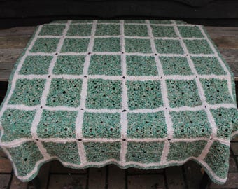 Vintage Handmade Green & Ivory Crochet Granny Square Patchwork Afghan/Throw