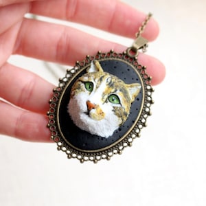 Custom Cat Portrait Necklace: 3D Polymer Clay Pet Jewelry