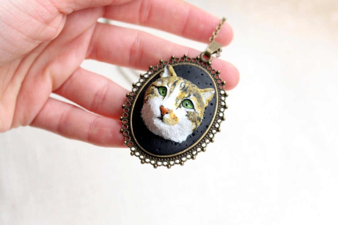 Custom Cat Portrait Necklace: 3D Polymer Clay Pet Jewelry - Etsy