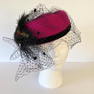 Vtg 1930 1940s Velvet Pillbox Hat Feather Birdcage Veil Union USA Kentucky Derby Birdcage Veil Hat In Women main image 3