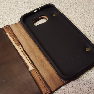 Smartphone flip case with single space for notes and receipts made in the UK using British leather image 4