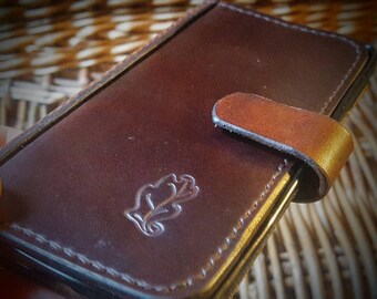 Smartphone flip case with single space for notes and receipts - made in the UK using British leather