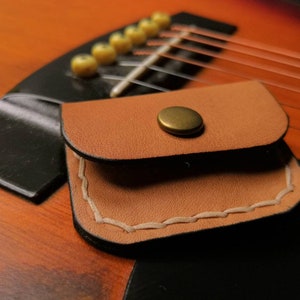 Porta Plettri A Forma Di Chitarra In PU &ndash; Custodia Morbida Per 18 Plettri, Regalo