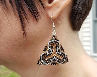 Beaded triangle earrings - Aztec design