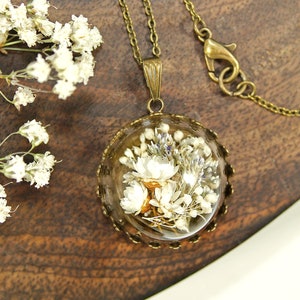 Real flower necklace, dried flower pendant, glass globe necklace, terrarium necklace, white flower pendant