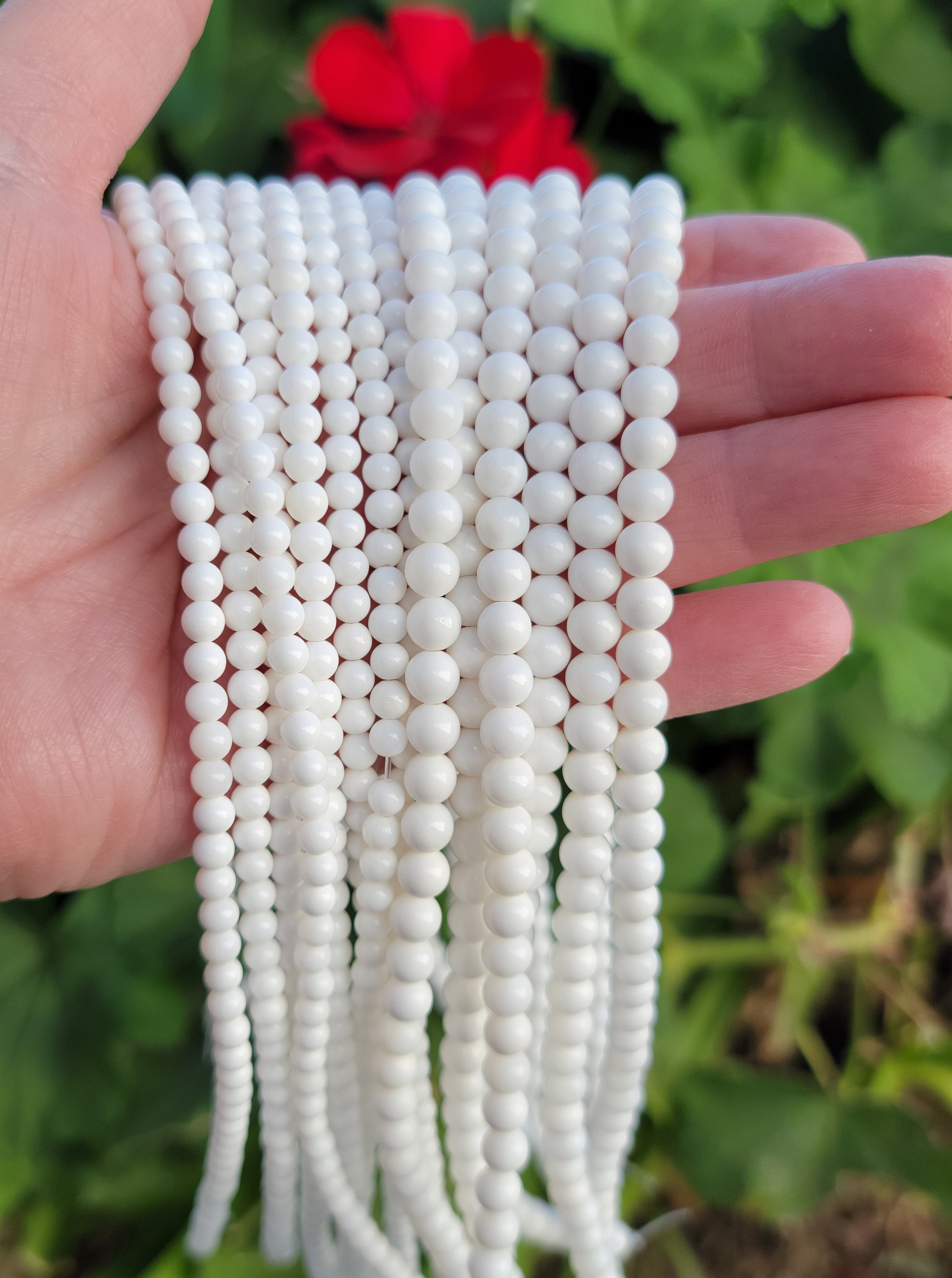 6mm Smooth Round, White MOP (Mother of Pearl) Beads (16 Strand)