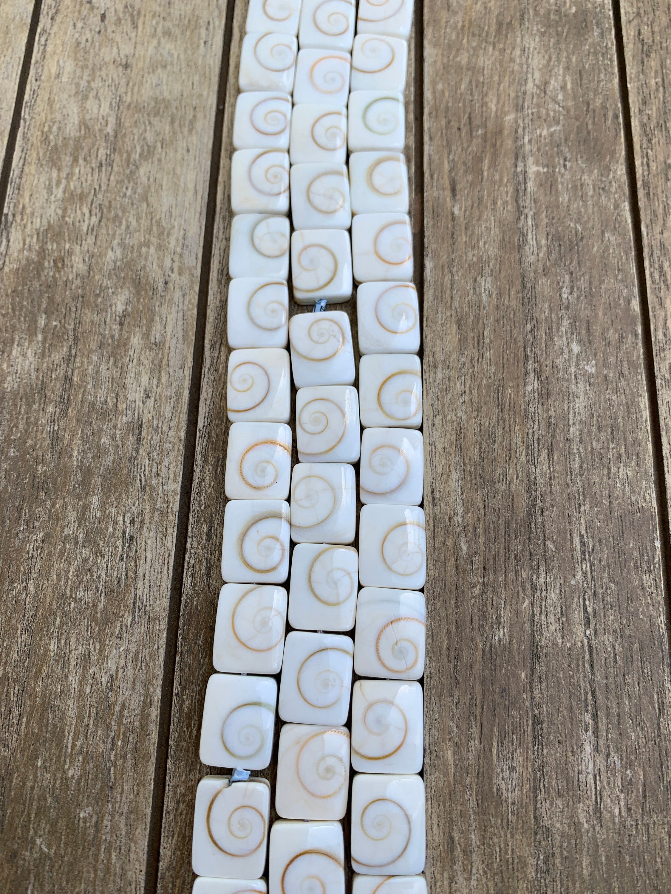 16 Strand of 15 X 12mm Flat Rectangle Silvermouth Shell - Etsy