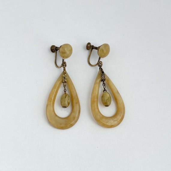 Refined Vintage Cream 1930-1940 Dangle Earrings - image 1