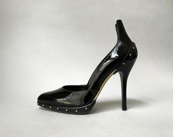 Y2K Gucci Patent Leather Studded 5-inch Heels in Size 6.5 | Tom Ford Era Gucci F/W 2003 Collectible Platform Pumps | Sexy Black High Heels