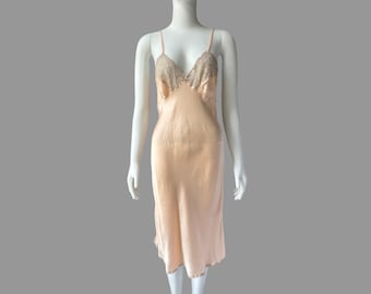 Size XS-S Vintage Pale Peach Slip in a Luxurious Satin Silk | 30’s Boho Lingerie | Pink Knee Length Chemise with Lace Trim