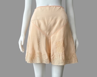 1940's Pale Peach Sheer Tap Pants with Lace Embroidered Applique | Vintage Front Yoke Satin Lounge Shorts
