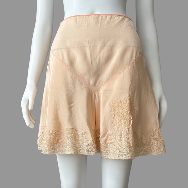 1940's Pale Peach Sheer Tap Pants with Lace Embroidered Applique | Vintage Front Yoke Satin Lounge Shorts