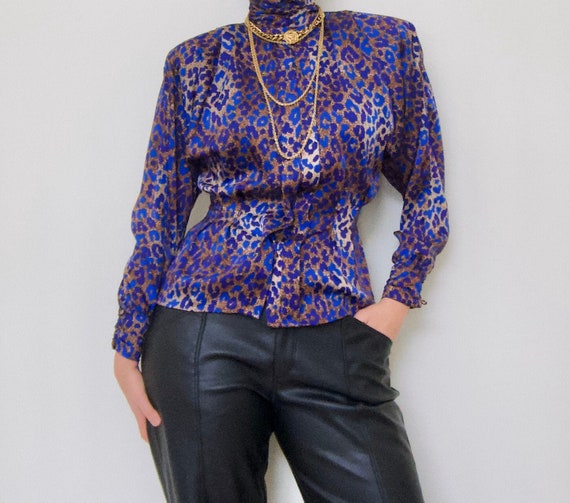 VTG Satin Leopard Print High Neck Blouse with Shou