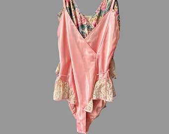 2 Victoria Secret Gold Label satijnen flutter-teddy's (maat L)