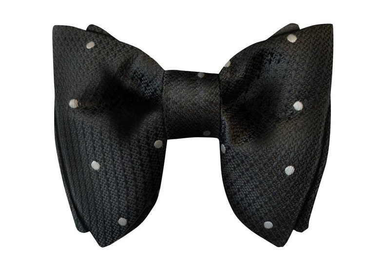 Pre-Tied Silk Bowtie Butterfly bowtie Bowtie Silk Bow tie Wedding bowtie