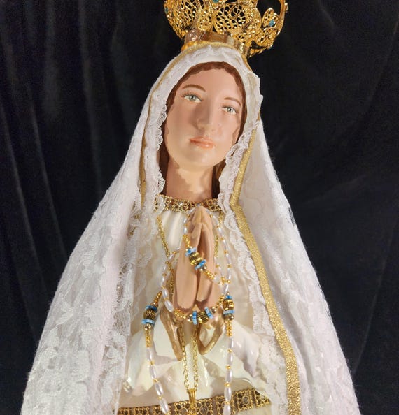 26" Our Lady of Fatima/Pilgrim Virgin with gold plated/metal jeweled crown