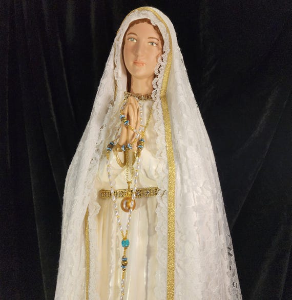26" Our Lady of Fatima/Pilgrim Virgin with gold plated/metal jeweled crown