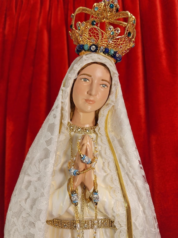 26" Our Lady of Fatima with gold plated/metal jeweled crown Pilgrim Virgin