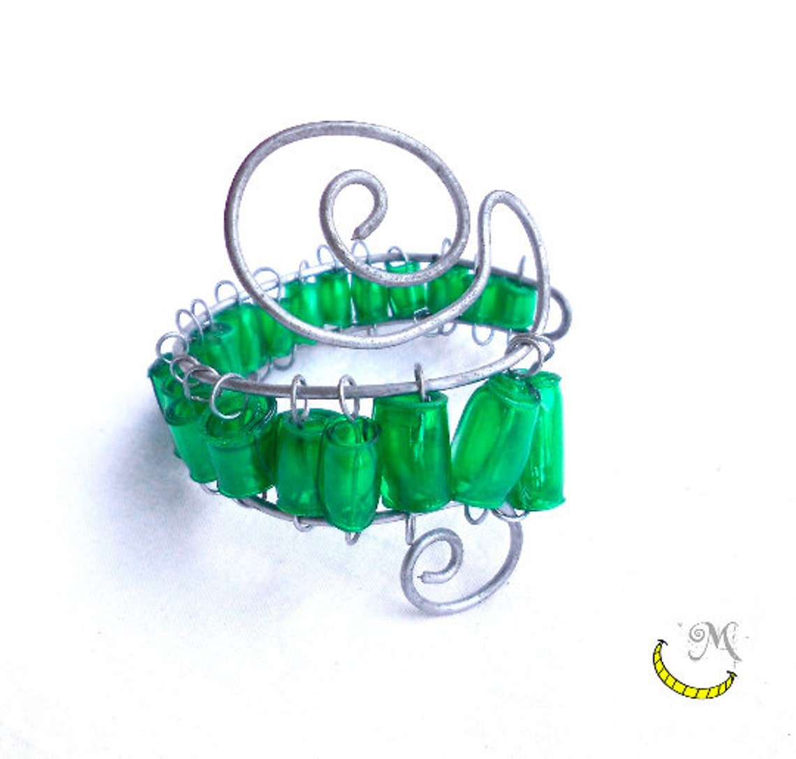 Bracciale con perline di semi blu e rosse in filo di memoria, braccialetto indigeno ispirato ai nativi, ampio braccialetto avvolgente in turchese occidentale, hippie boho, negozio in Ucraina - Italia