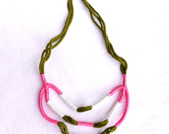 Collier corde, cordon, bijoux colorés à partir de fils synthétiques recyclés, colliers longs pour femme, bijoux fantaisie zéro déchet, cadeaux durables