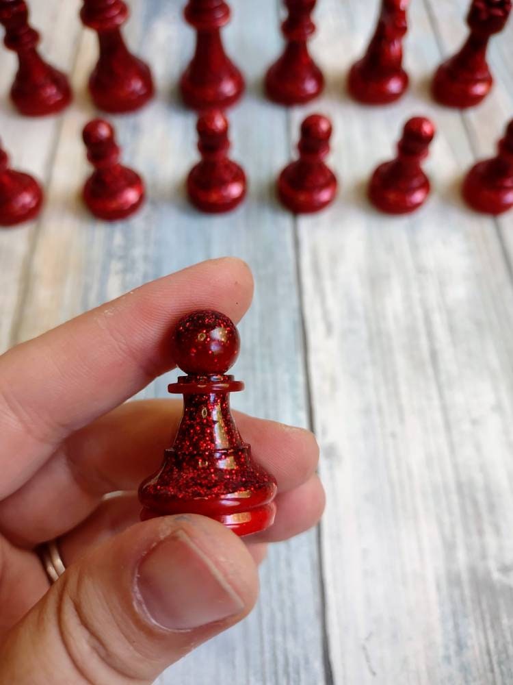 Vintage Chess Pieces Full Set Tan And Red King And Queen Chess -   Portugal