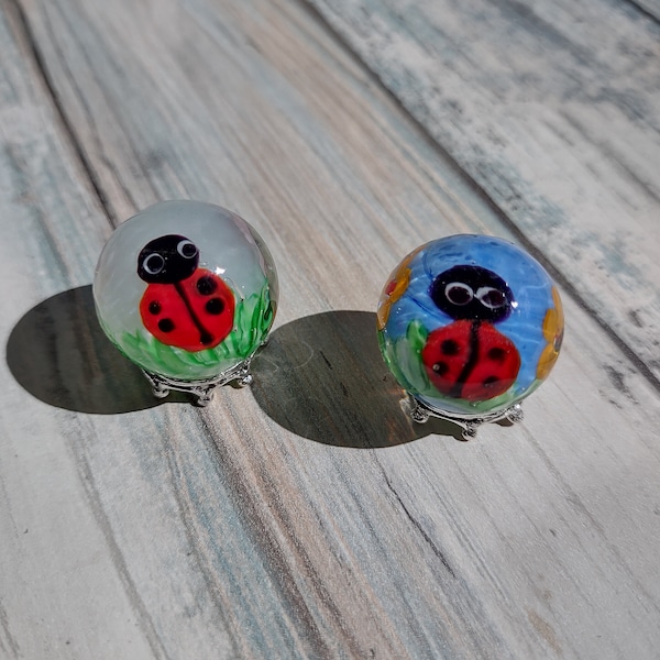 Ladybug glass marbles, 22mm collector marbles, Ladybird collector marbles, ladybug and flowers glass marbles.