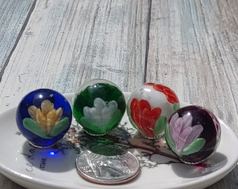 Crocus glass marbles, 16mm OR 22mm glass collector marbles with Crocus flower design, multiple colors available, yellow, red, pink, green