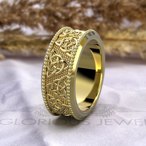 Celtic Wedding Band: 18K Gold Ring, Irish Knot Design