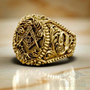 Vintage Free Mason Signet Gold Ring - Secret Society Statement Jewelry - Unique Men&#39;s Accessory - Symbolic Gift for Freemasonry Enthusiasts