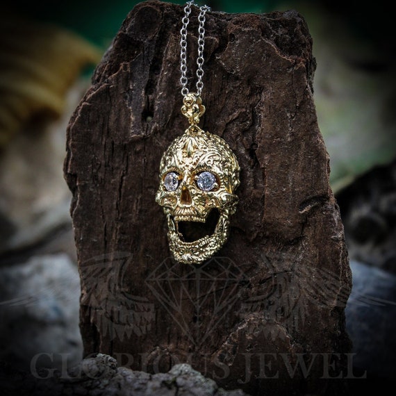 Gold sugar hotsell skull pendant