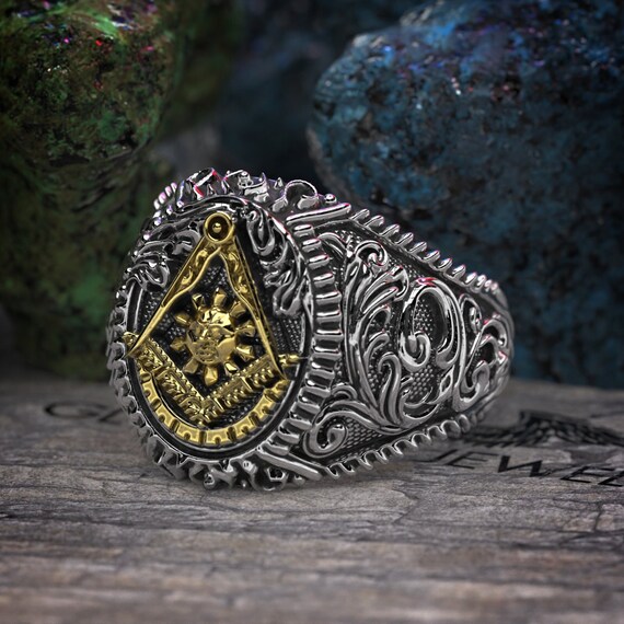 Past master deals mason ring