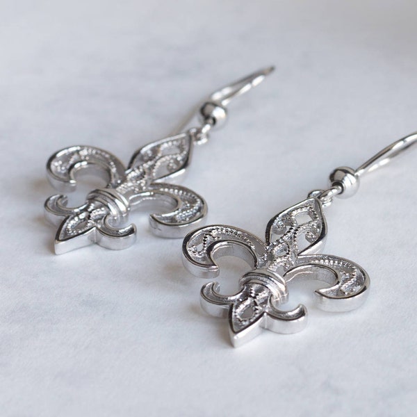 Silver Filigree Fleur de Lis Earrings, Fleur de Lys Earrings, Jewelry for special events, medieval symbol, flower lys, flower lis /FL0411