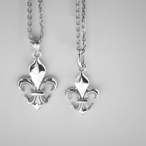 Pendentif Argent Femme Fleur de Lys, Chaine cadeau incluse, Collier Fleur de Lys Argent 925, Bijoux Fleur de Lis, Héraldique française image 2