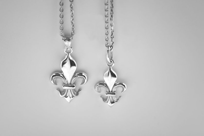 Pendentif Argent Femme Fleur de Lys, Chaine cadeau incluse, Collier Fleur de Lys Argent 925, Bijoux Fleur de Lis, Héraldique française image 2