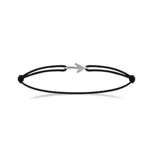 Pulsera Flecha del Camino de Santiago, hecha a mano en plata y circonitas con cordón. Cordones de diferentes colores.