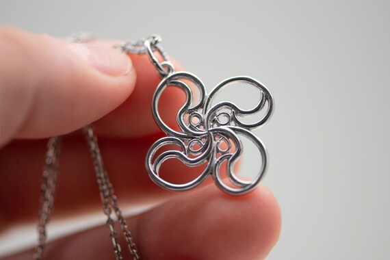 Taliisman Ciondolo Lauburu In Argento Sterling 925 – Collana A Croce Basca Con Catena In Acciaio Inclusa (40+5 Cm). Gioiello Artigianale, Idea Regalo.