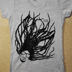 Super Dread Natty Dreadlocks Dam T-shirt - Grå