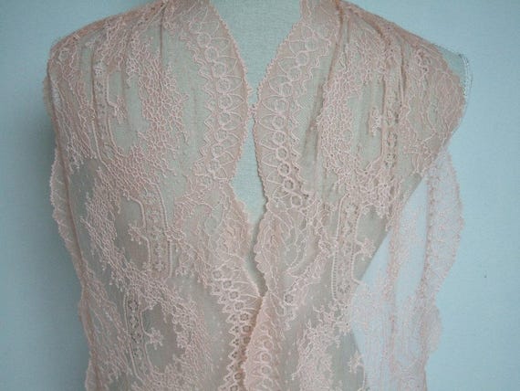 3,5 yards rose / vieux rose français dentelle (N138) / / (N138) 9 3,5 yards rose / vieux rose français dentelle (N138) / / (N138) 9