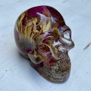 Skull decor-Clear epoxy resin skull filled with mixed dried flowers
