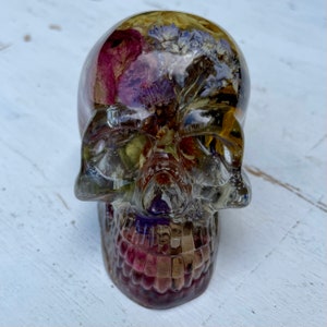 Skull decor-Clear epoxy resin skull filled with mixed dried flowers