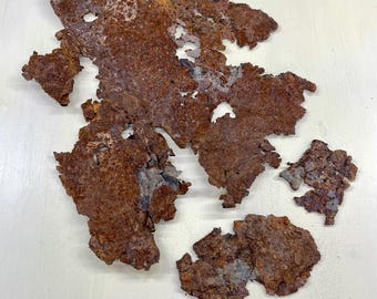 Objetos encontrados: piezas vintage de metal oxidado de estilo industrial para técnicas mixtas, ensamblaje, steampunk y collage.