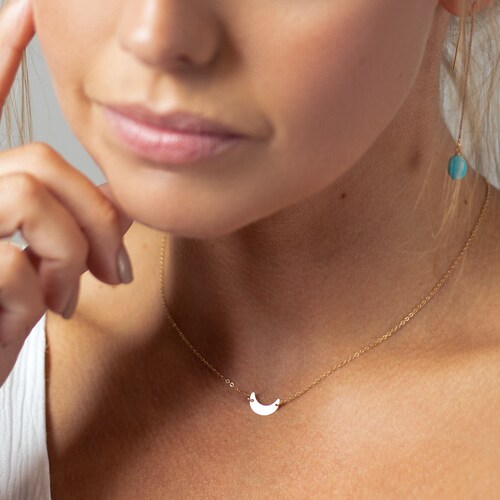 Simple moon necklace Clearance