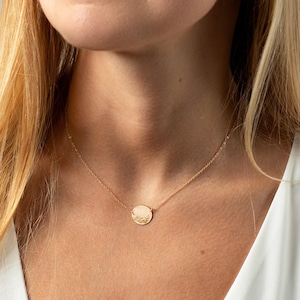 Hammered Gold Disc Necklace – 14k Gold Filled Minimalist Pendant