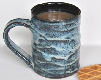 Ruota di ceramica tazza di caffè - tazza di ceramica fatti a mano blu - slip decorato generata tazze di argilla di ceramica curva